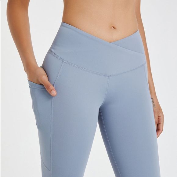 Light Blue Crossover Legging With Pockets - Picture 8 of 8
